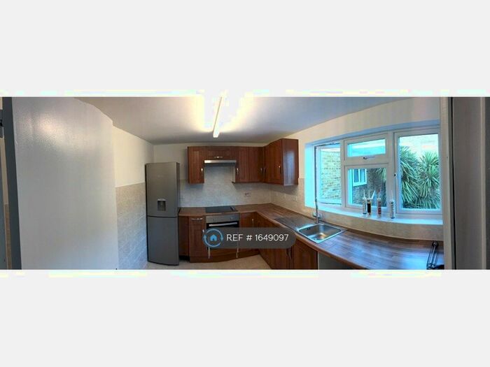 2 Bedroom Flat To Rent In Dorman Walk, London, NW10