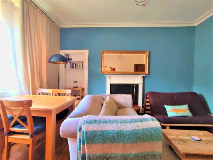 1 Bedroom Flat To Rent In Drumdryan Street, Tollcross, Edinburgh, EH3