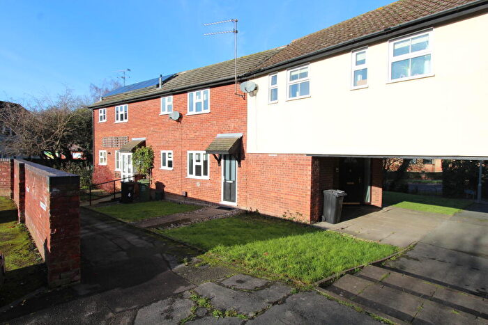 1 Bedroom Terraced House To Rent In Kensington Gardens, Billericay, CM12