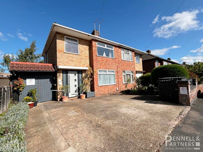 3 Bedroom Semi-Detached House For Sale In Allan Avenue, Stanground, Peterborough, PE2
