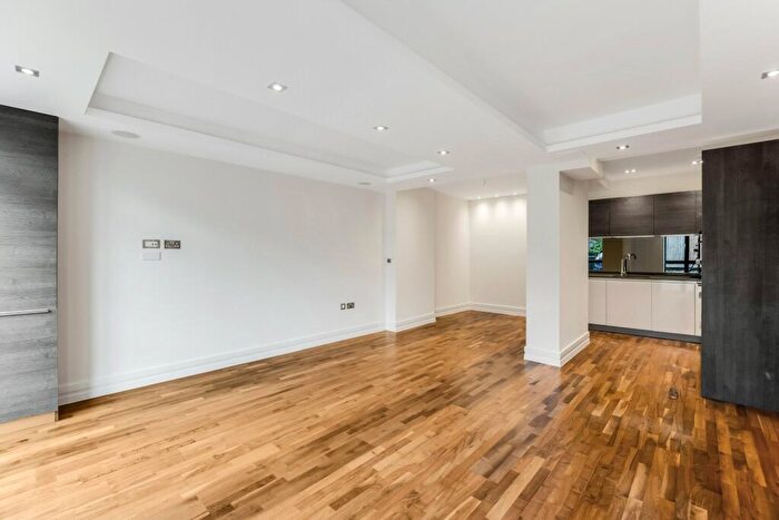 2 Bedroom Apartment For Sale In Madoc Close, Childs Hill, NW2