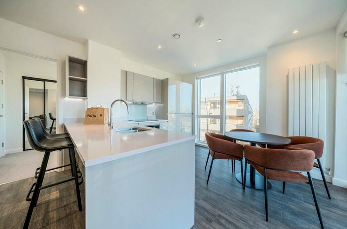 2 Bedroom Flat To Rent In Thurlow Street, London, SE17