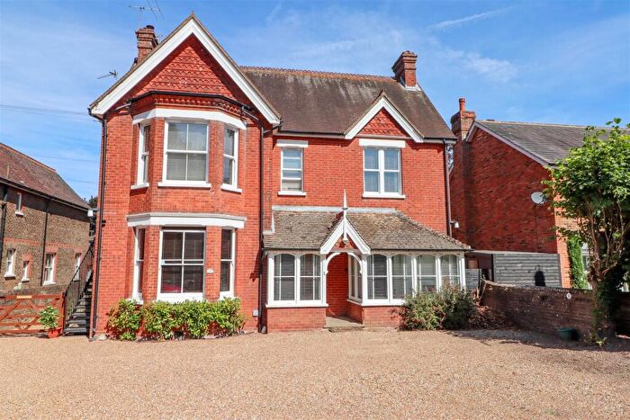 1 Bedroom Flat For Sale In Kings Road, Horsham, RH13