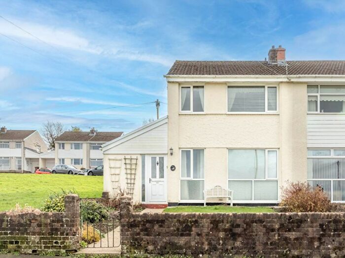 3 Bedroom Semi Detached House For Sale In St Annes Gardens, Maes Y Cwmmer, CF82