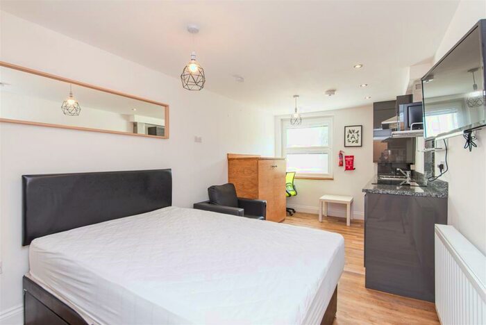 Studio To Rent In Osborne Terrace, Jesmond, Newcastle Upon Tyne, NE2