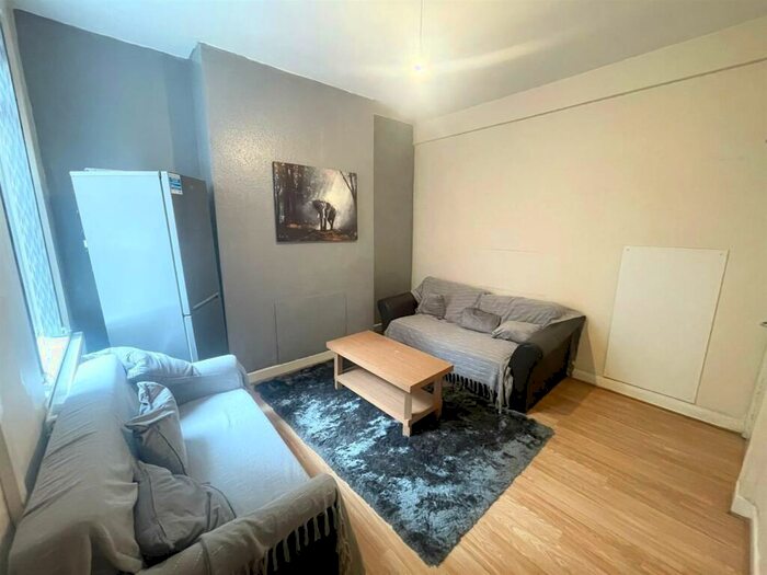 5 Bedroom Terraced House To Rent In **£pppw** Maples Street, Nottingham, NG7