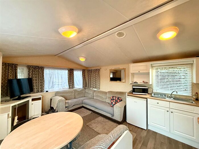 2 Bedroom Detached Bungalow To Rent In Thorney Lane North, Iver, SL0