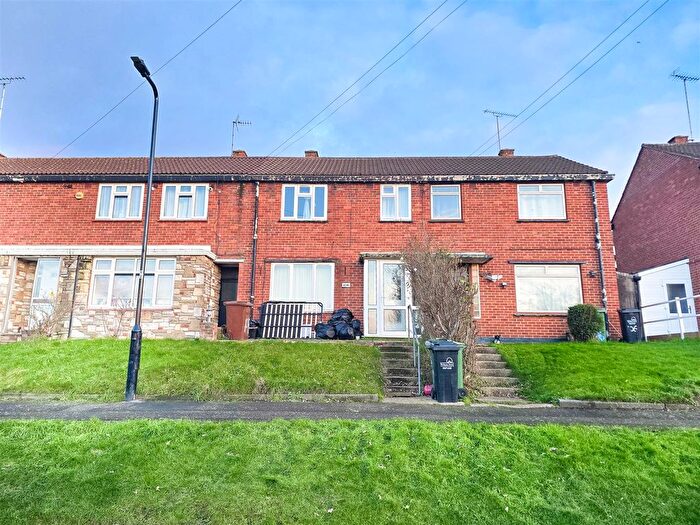 3 Bedroom Terraced House To Rent In Sewardstone Gardens, E4