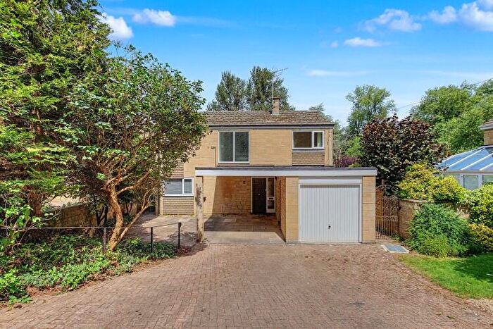 4 Bedroom Detached House To Rent In Brook Hill, Woodstock, OX20