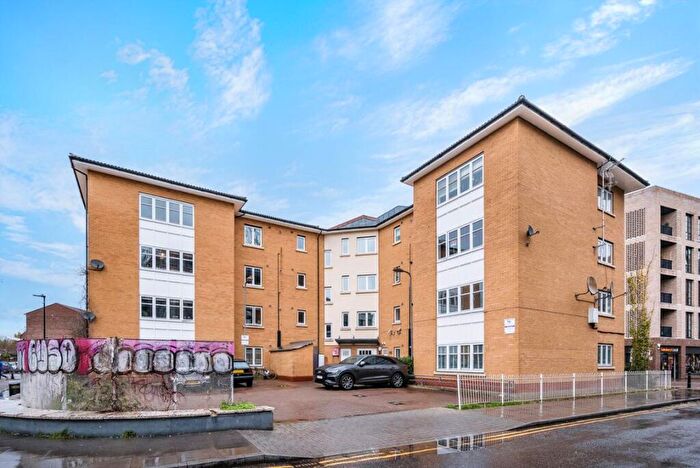2 Bedroom Flat To Rent In Prince Edward Road, Hackney Wick, E9
