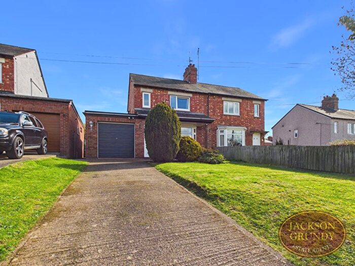 3 Bedroom Semi Detached House For Sale In Brockhall Road, Flore, NN7