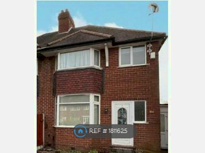 3 Bedroom Semi-Detached House To Rent In Barn Lane, Solihull, B92