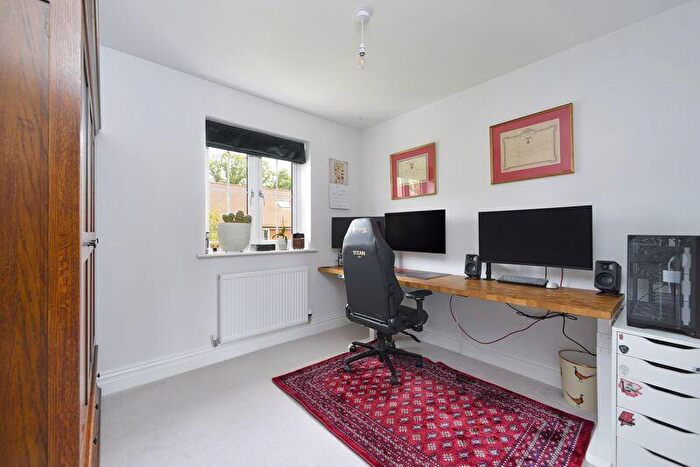 5 Bedroom Detached House For Sale In Windacres Farm Lane, Horsham, RH12