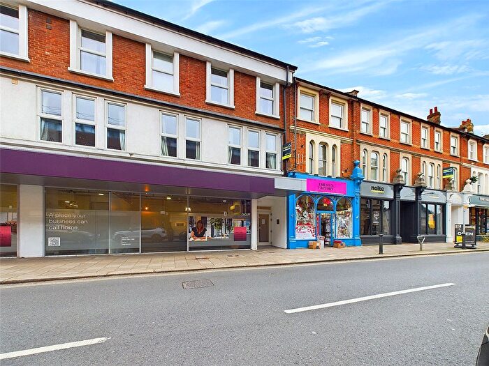 2 Bedroom Flat To Rent In The Causeway, Teddington, TW11