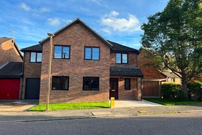 4 Bedroom Detached House To Rent In Gardiner Court, Milton Keynes, MK13