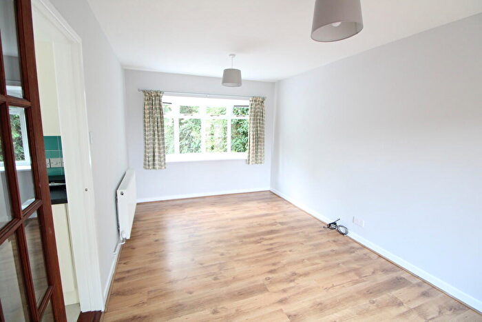 2 Bedroom Detached Bungalow To Rent In Lexden Road, Colchester, CO3