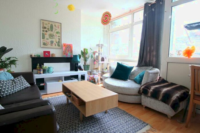 3 Bedroom Flat To Rent In Old Market Square, London, E2