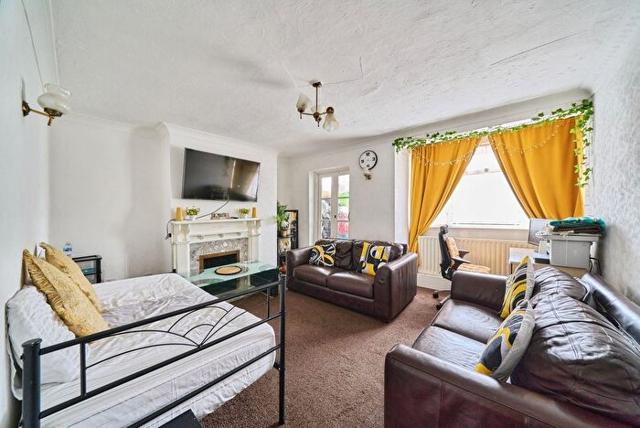 2 Bedroom Flat For Sale In Whiting Avenue, Barking, Essex, IG11