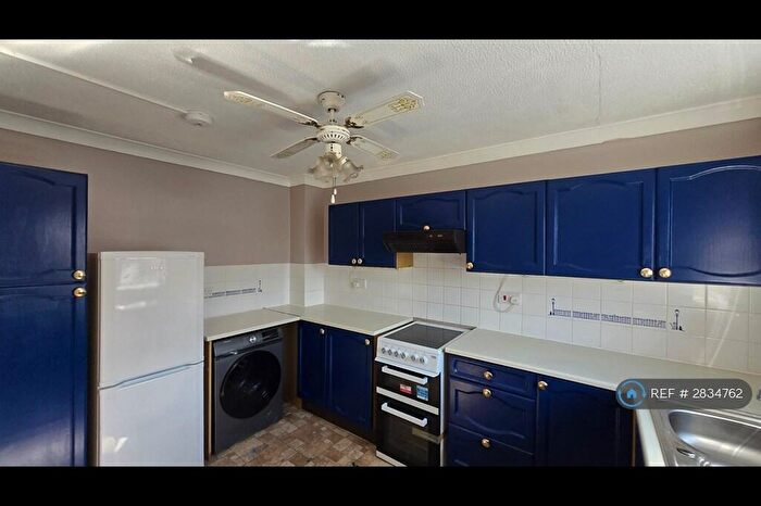 2 Bedroom Flat To Rent In Petersham House, Southsea, PO5