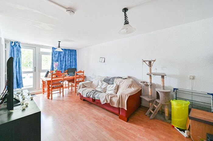 1 Bedroom Flat For Sale In Flaxman Road, Camberwell, London, SE5