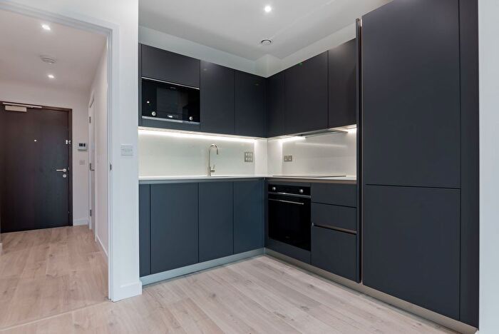 1 Bedroom Flat To Rent In Hartingtons Court, Coster Avenue, N4