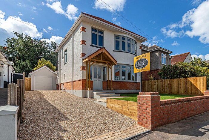 3 Bedroom Detached House For Sale In Westfield Road, Tuckton, BH6