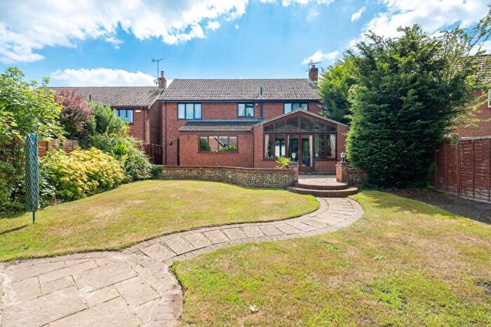 4 Bedroom Detached House For Sale In Oulton Road North, Lowestoft, NR32