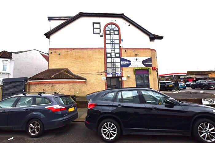 1 Bedroom Flat To Rent In Green Lane, Ilford, London, IG1