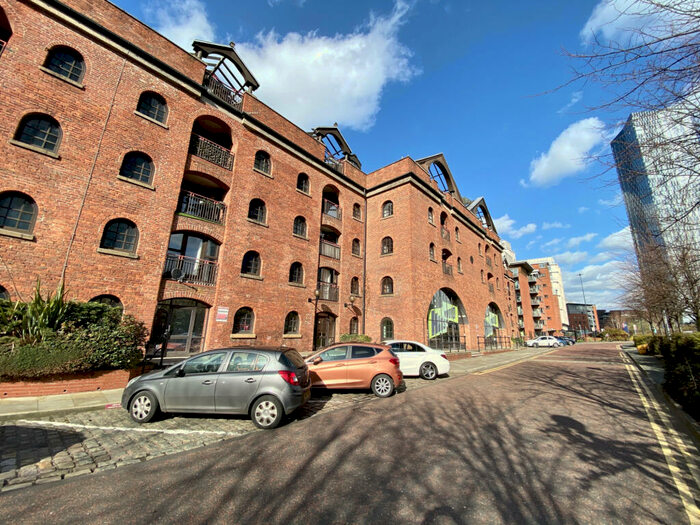 1 Bedroom Flat To Rent In Middle Warehouse, Castle Quay, Manchester, M15