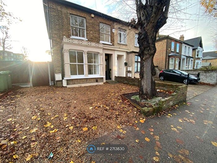 3 Bedroom End Terrace House To Rent In Eastern Road, Romford, RM1