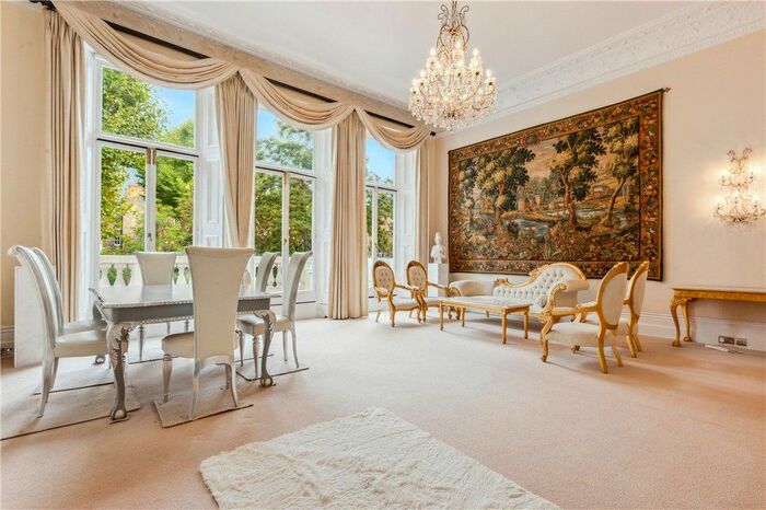 2 Bedroom Flat To Rent In Earls Court Square, Earls Court, London, SW5