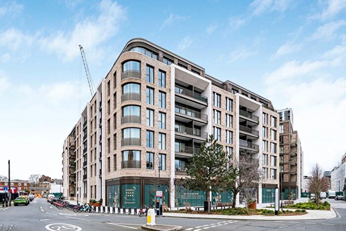 2 Bedroom Flat For Sale In Michael Road, London, SW6