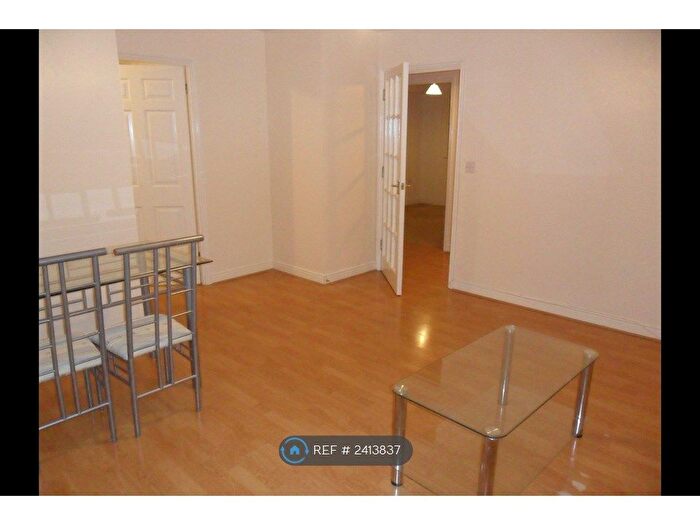2 Bedroom Flat To Rent In Crompton Street, Chelmsford, CM1