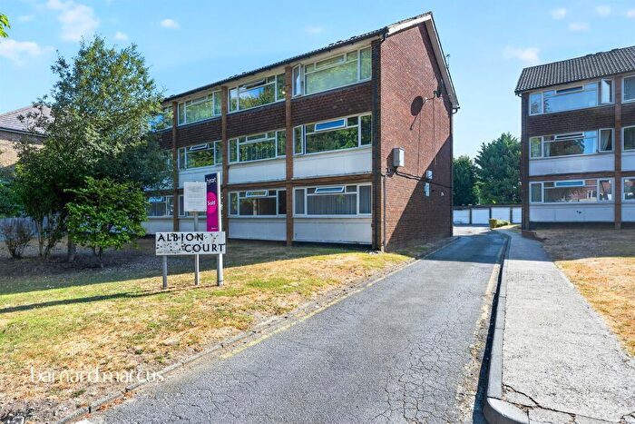 2 Bedroom Maisonette For Sale In Albion Road, Sutton, SM2