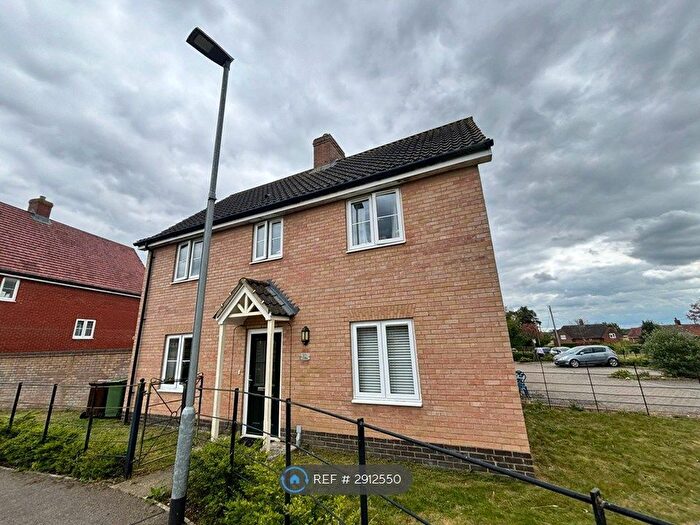3 Bedroom End Of Terrace House To Rent In Mentmore Way, Norwich, NR14