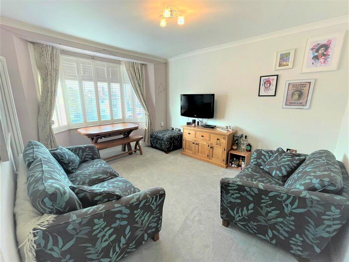 2 Bedroom Flat To Rent In Pinner Road, Harrow, HA1