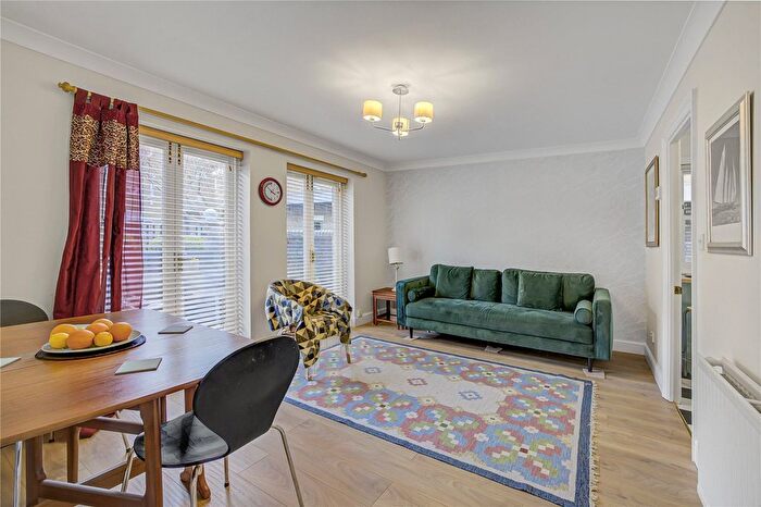 1 Bedroom Flat For Sale In Marryat Square, Wyfold Road, Fulham, SW6