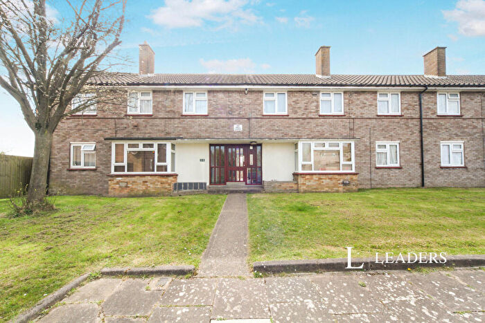 1 Bedroom Flat To Rent In Aspley Close -, LU4