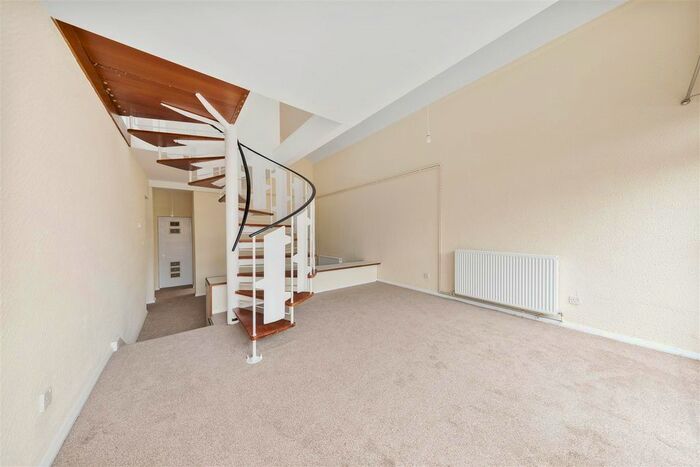 3 Bedroom Property To Rent In Craig Gardens, London, E18