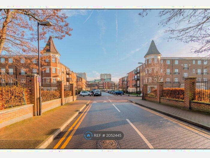 2 Bedroom Flat To Rent In Gareth Drive, London, N9