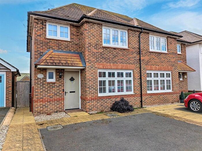 3 Bedroom Semi Detached House For Sale In Skylark Way, Barnham, PO22