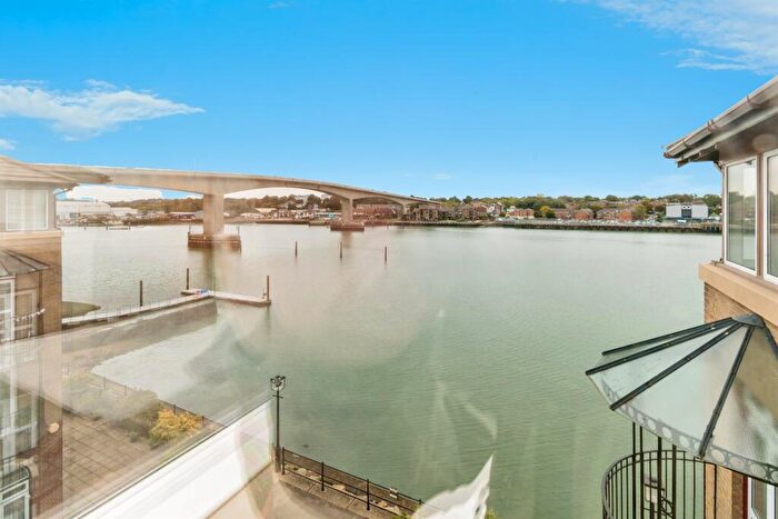 2 Bedroom Flat To Rent In Andes Close, Southampton, SO14