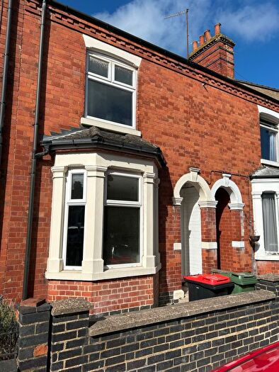 3 Bedroom Property To Rent In Windsor Street, Milton Keynes, MK12