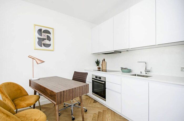 2 Bedroom Flat To Rent In Allitsen Road, St John's Wood, London, NW8