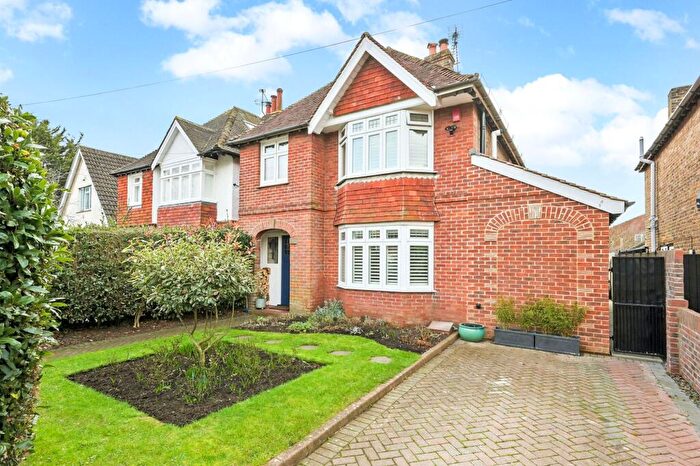 4 Bedroom Detached House For Sale In Stirling Road, Chichester, PO19
