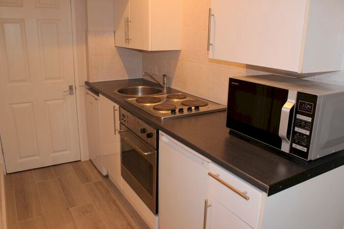 1 Bedroom Flat To Rent In Queen Street, Godalming GU7