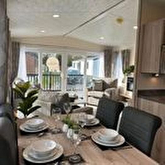 2 Bedroom Lodge For Sale In Allerthorpe, York, YO42