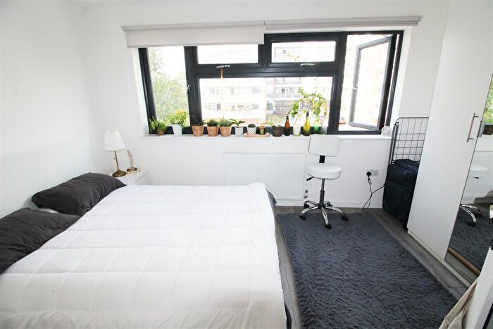1 Bedroom Property To Rent In Regents Park Road, London, N3