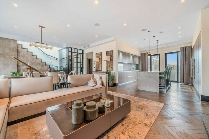 2 Bedroom Flat To Rent In Vauxhall Bridge Road, Victoria, London, SW1V