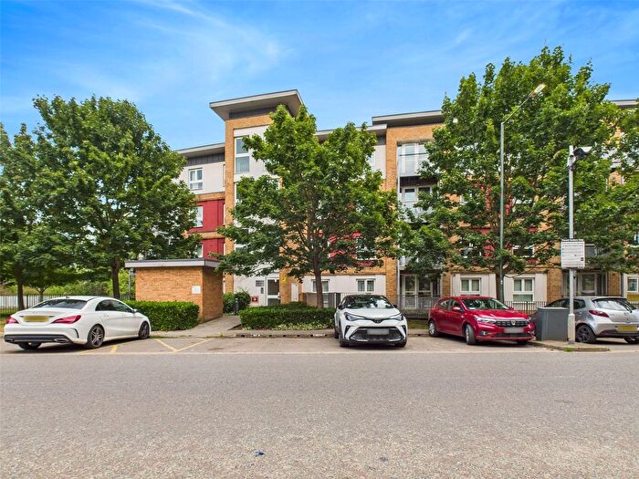 1 Bedroom Flat To Rent In Langhorn Drive, Twickenham, TW2